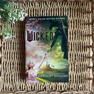Wicked - Book by Gregory Maguire